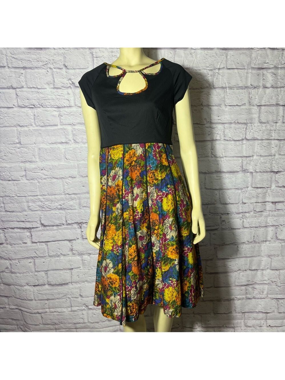 NWT Anthropologie Viola Floral Dress Vintage Style FitFlare Short Sleeve Dress 4